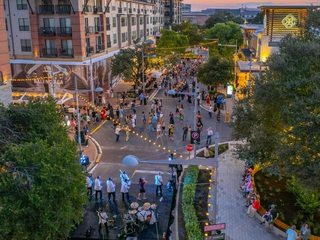 1411 GRACY FARMS LN 16, Austin, TX 78758