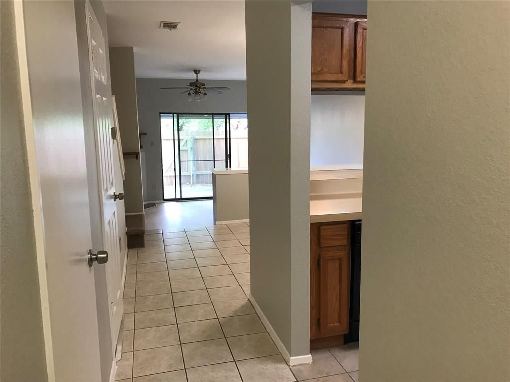 1411 GRACY FARMS LN 16, Austin, TX 78758