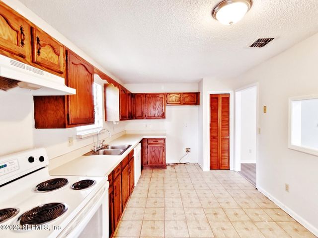 8371 CROSS TIMBERS Drive E, Jacksonville, FL 32244