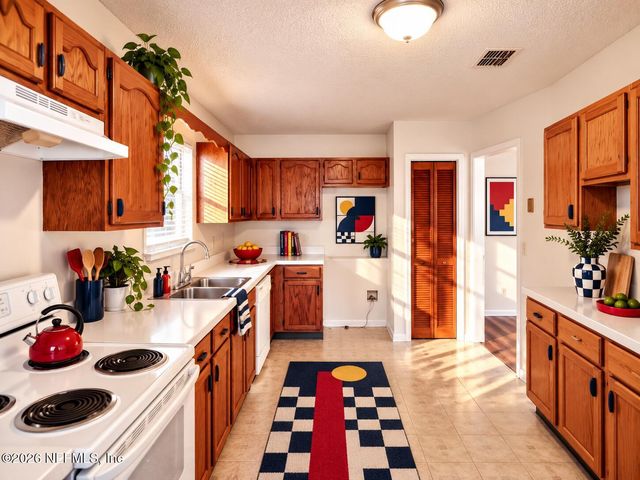8371 CROSS TIMBERS Drive E, Jacksonville, FL 32244