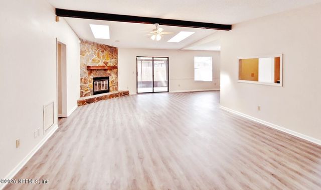 8371 CROSS TIMBERS Drive E, Jacksonville, FL 32244