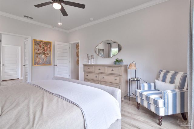 8641 Russellcross Blvd, Pensacola, FL 32507