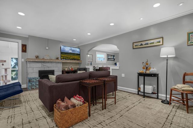 638 Wiltshire Road, Columbus, OH 43204