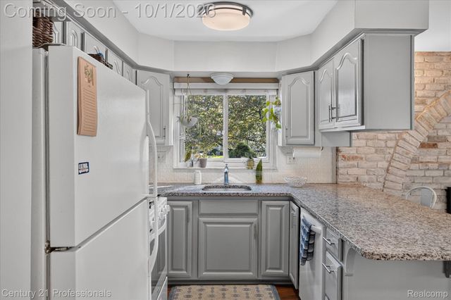 36471 Gardner Street S, Livonia, MI 48152