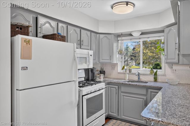 36471 Gardner Street S, Livonia, MI 48152