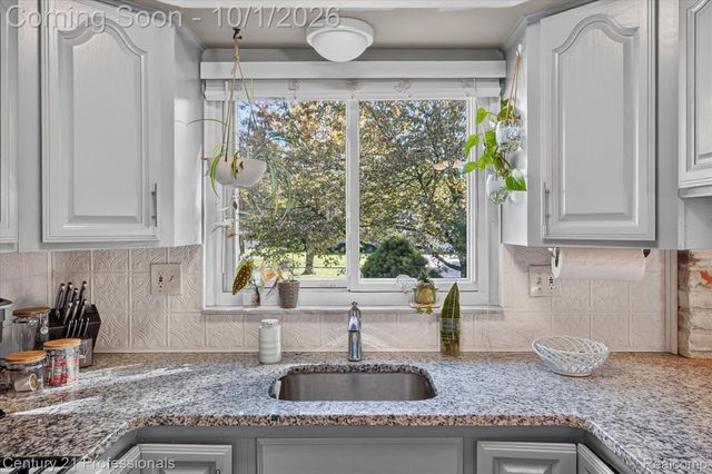 36471 Gardner Street S, Livonia, MI 48152