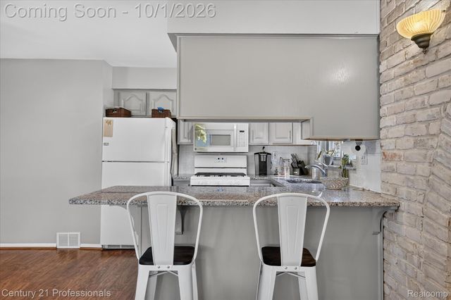 36471 Gardner Street S, Livonia, MI 48152