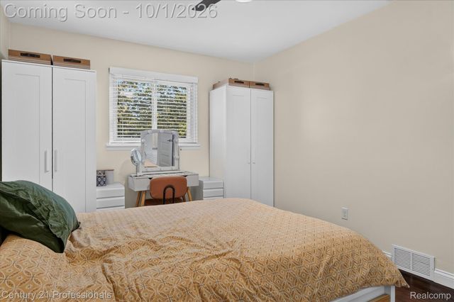 36471 Gardner Street S, Livonia, MI 48152