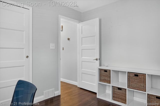 36471 Gardner Street S, Livonia, MI 48152