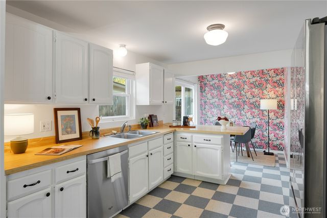 4512 6th Avenue NW, Seattle, WA 98107