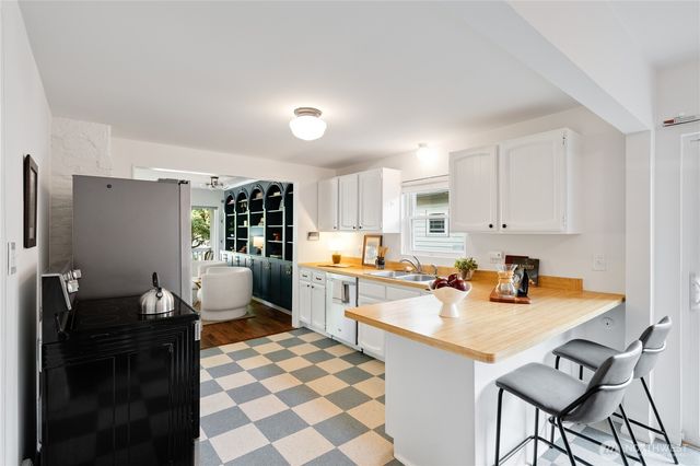 4512 6th Avenue NW, Seattle, WA 98107