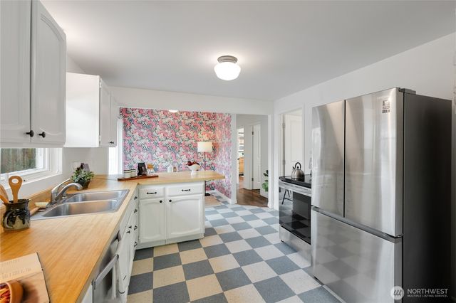 4512 6th Avenue NW, Seattle, WA 98107