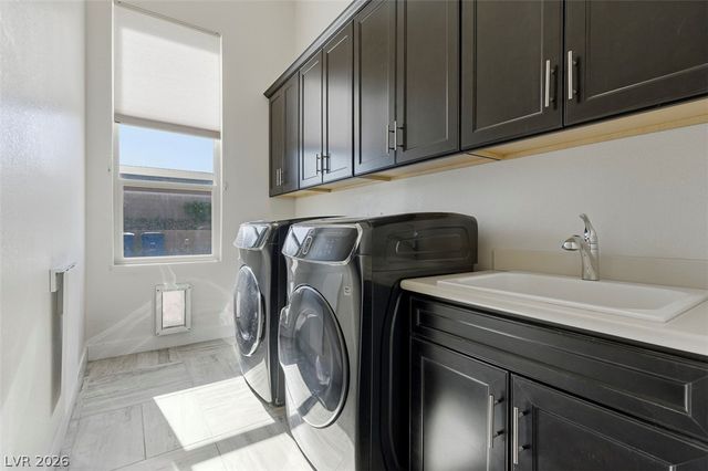 1211 Lake Heights Court, Henderson, NV 89002