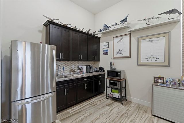 1211 Lake Heights Court, Henderson, NV 89002
