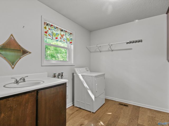 7663 County Road 92, Rogersville, AL 35652
