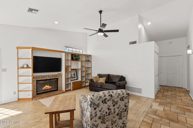 7021 W MCRAE Way, Glendale, AZ 85308