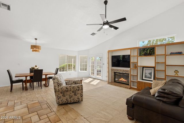 7021 W MCRAE Way, Glendale, AZ 85308