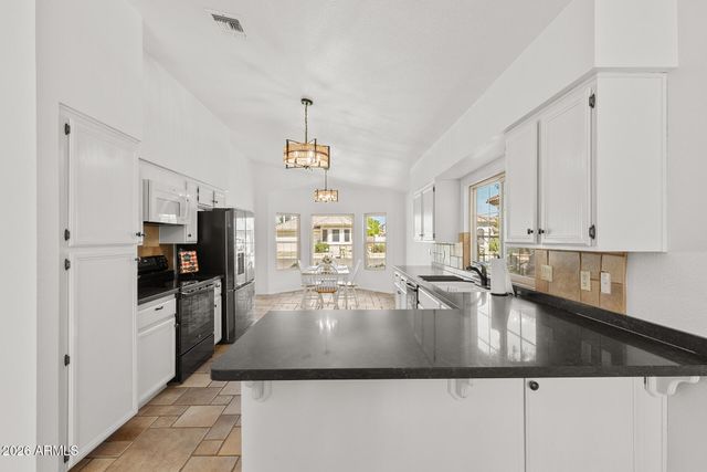 7021 W MCRAE Way, Glendale, AZ 85308
