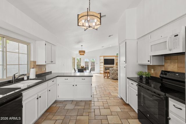 7021 W MCRAE Way, Glendale, AZ 85308