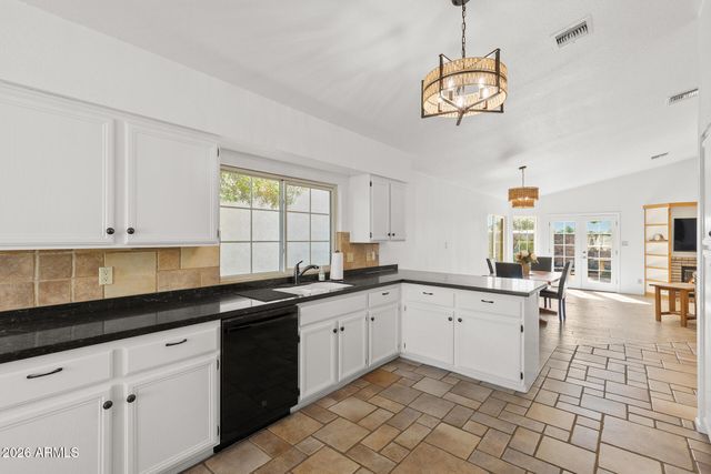 7021 W MCRAE Way, Glendale, AZ 85308