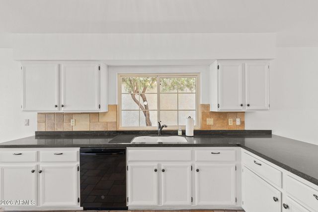 7021 W MCRAE Way, Glendale, AZ 85308