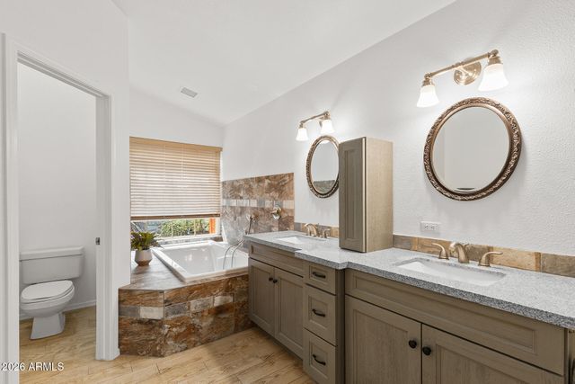 7021 W MCRAE Way, Glendale, AZ 85308