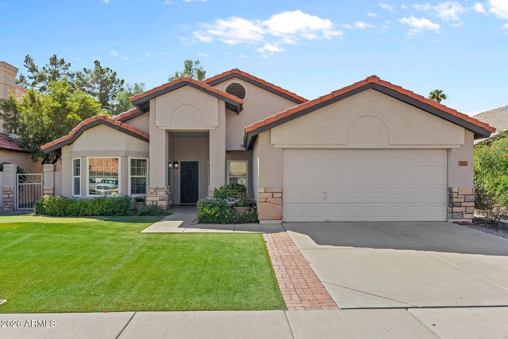 7021 W MCRAE Way, Glendale, AZ 85308