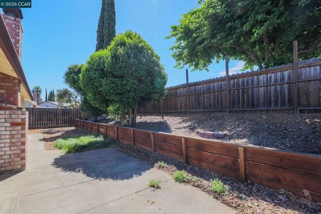 2120 Sugartree Drive, Pittsburg, CA 94565