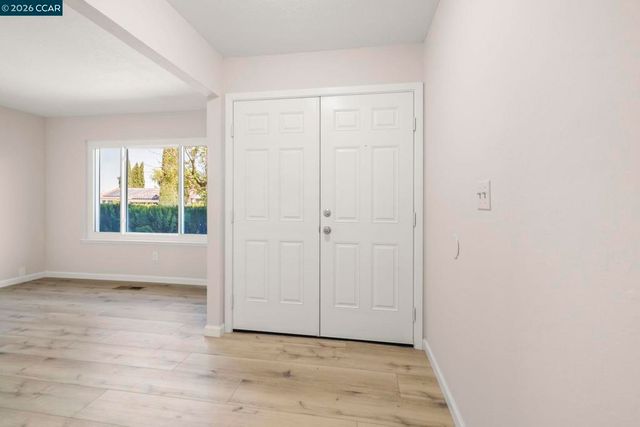 2120 Sugartree Drive, Pittsburg, CA 94565