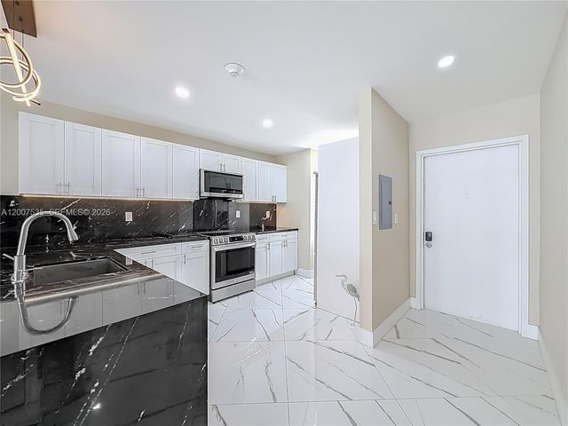 3100 NE 48th St 507, Fort Lauderdale, FL 33308