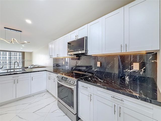 3100 NE 48th St 507, Fort Lauderdale, FL 33308