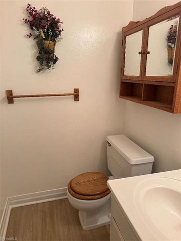 3104 Woodview Drive, High Point, NC 27265