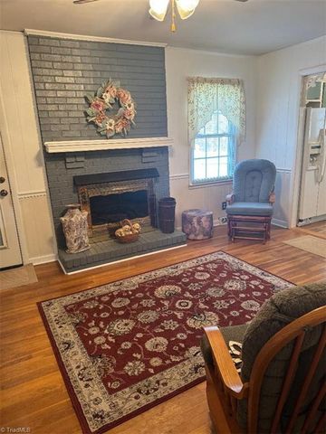 3104 Woodview Drive, High Point, NC 27265