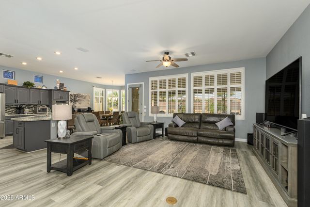 17790 W SAMMY Way, Surprise, AZ 85374