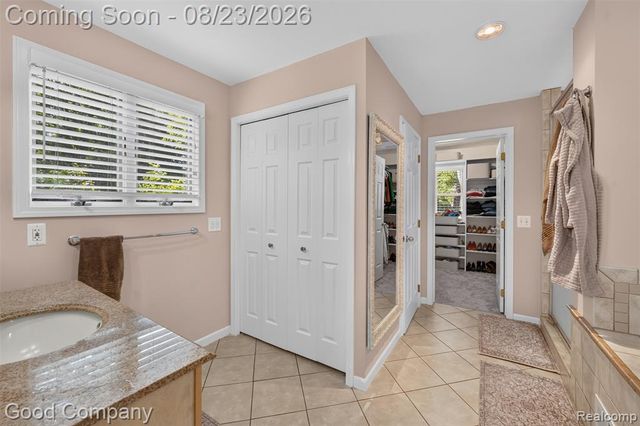 2145 Cole Road, Lake Orion, MI 48362