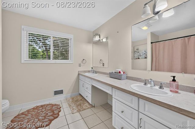 2145 Cole Road, Lake Orion, MI 48362