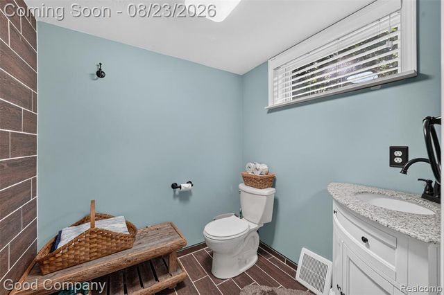 2145 Cole Road, Lake Orion, MI 48362