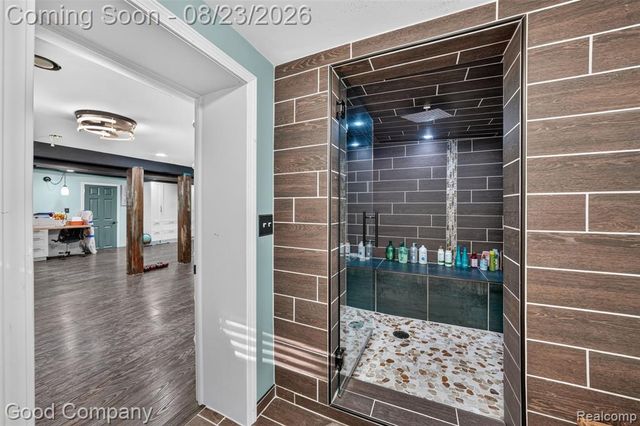 2145 Cole Road, Lake Orion, MI 48362