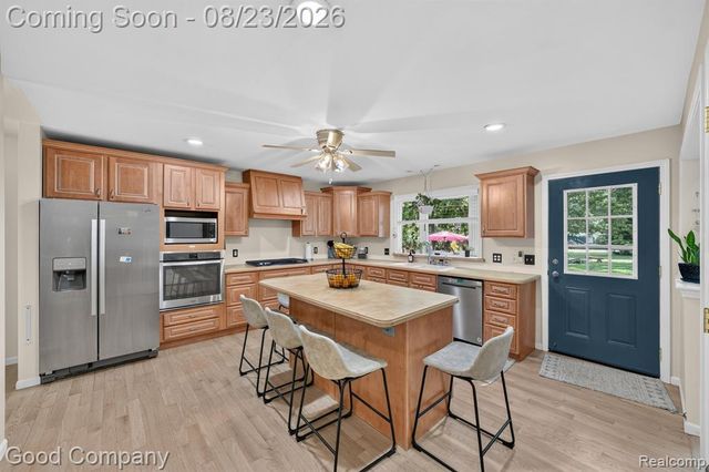 2145 Cole Road, Lake Orion, MI 48362