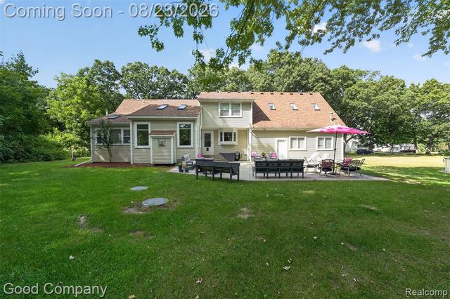 2145 Cole Road, Lake Orion, MI 48362