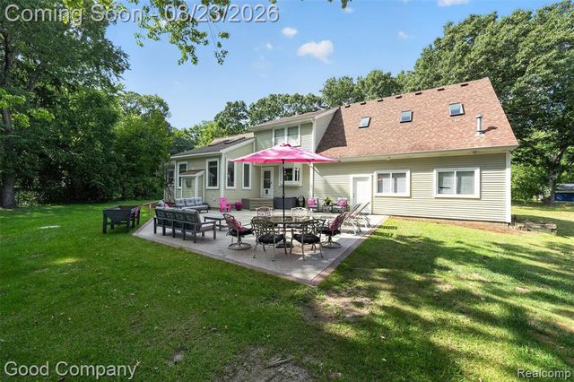 2145 Cole Road, Lake Orion, MI 48362