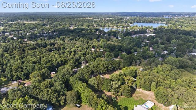 2145 Cole Road, Lake Orion, MI 48362