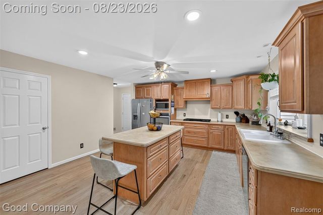 2145 Cole Road, Lake Orion, MI 48362