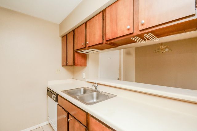 8519 Hearth Boulevard 26, Houston, TX 77054