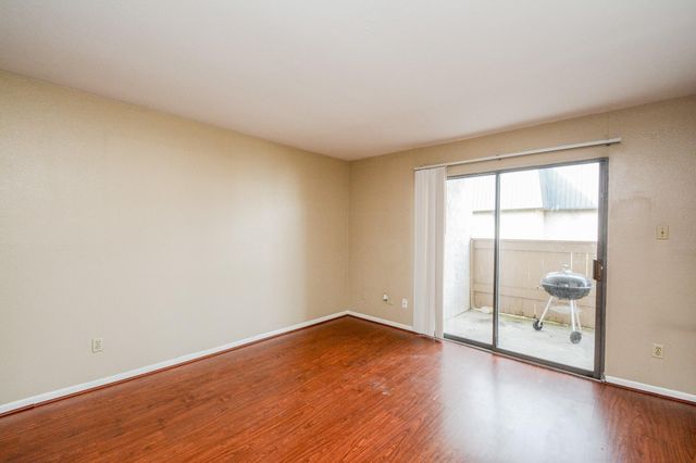 8519 Hearth Boulevard 26, Houston, TX 77054