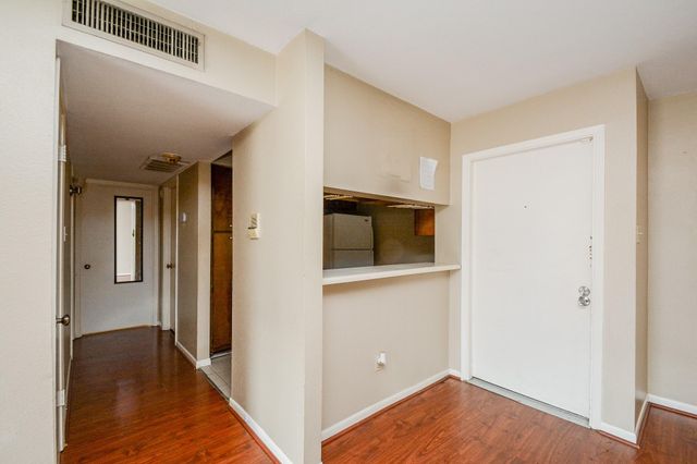 8519 Hearth Boulevard 26, Houston, TX 77054