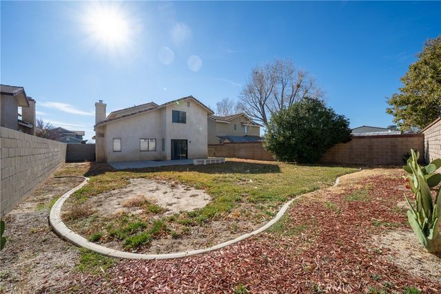 1221 W Avenue H4, Lancaster, CA 93534