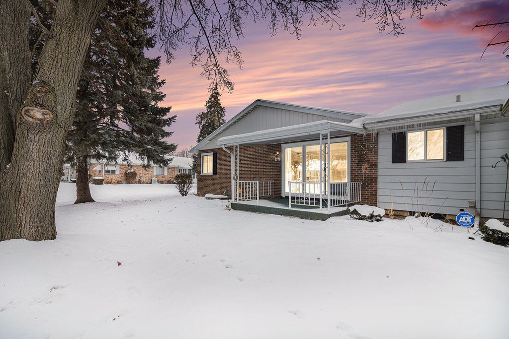 5776 Leisure S Drive Se, City Of Kentwood, MI 49548