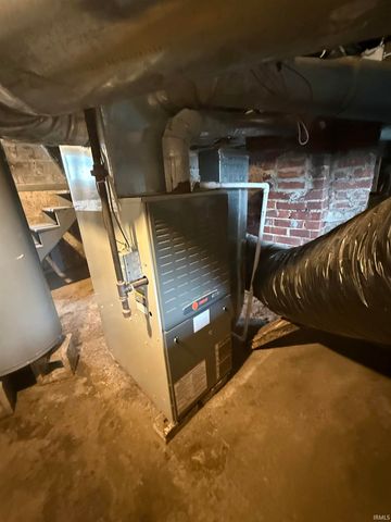 1242 DEARBORN Street, Huntington, IN 46750