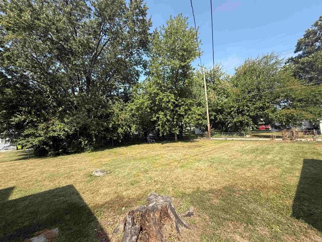 1242 DEARBORN Street, Huntington, IN 46750